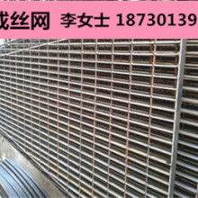 安平縣龍海焊接金屬制品廠：鋼格板產(chǎn)品的專業(yè)制造與應(yīng)用